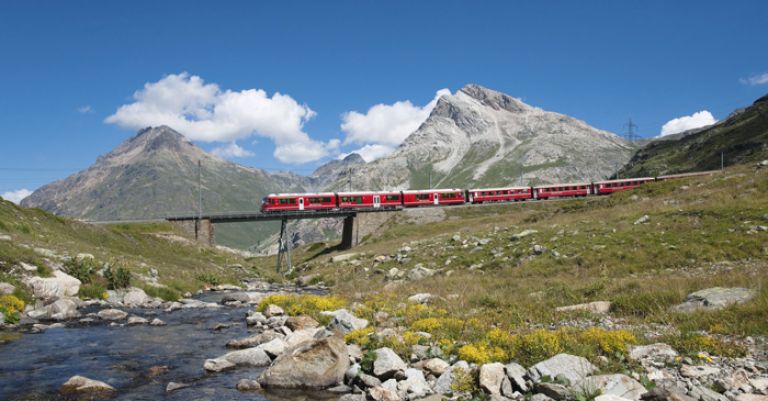 Des chutes du Rhin au train de Bernina Express