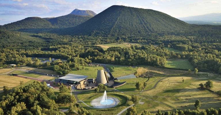 Auvergne - Chaîne des Puys & Parc Vulcania