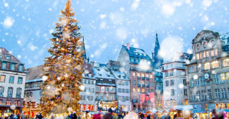 Les plus beaux marchés de Noël d'Alsace & Déjeuner spectacle au Royal palace