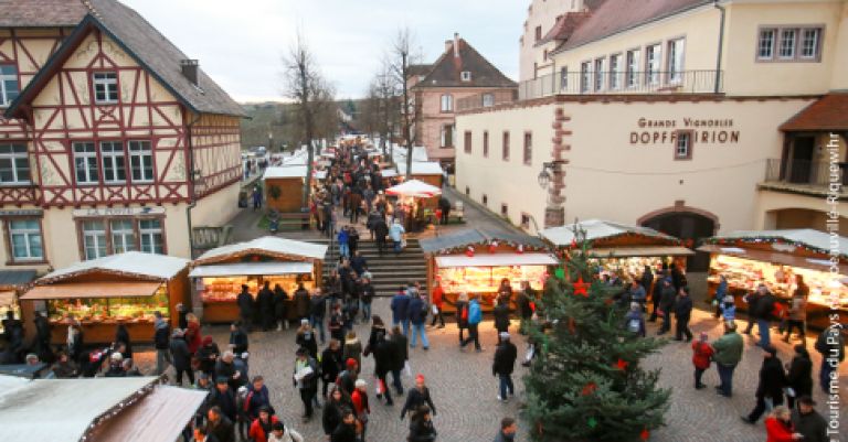 Les plus beaux marchés de Noël d'Alsace & Déjeuner spectacle au Royal palace