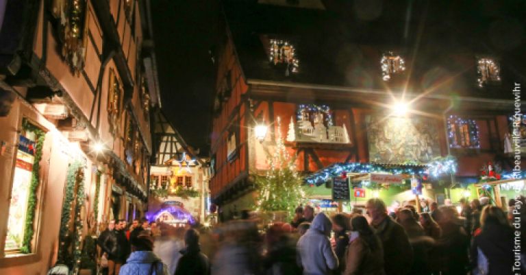 Les plus beaux marchés de Noël d'Alsace & Déjeuner spectacle au Royal palace