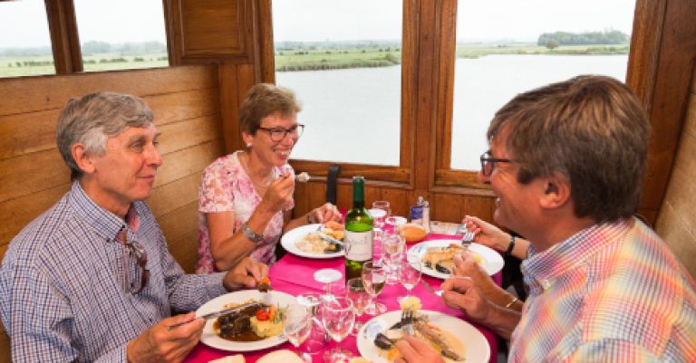 Déjeuner à bord du train de la Baie de Somme