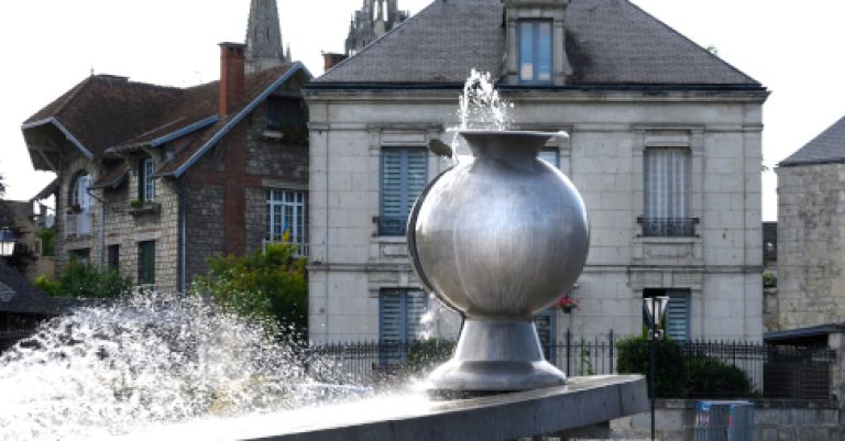 Déjeuner croisière sur le canal de l'Ourcq & visite de Soissons 